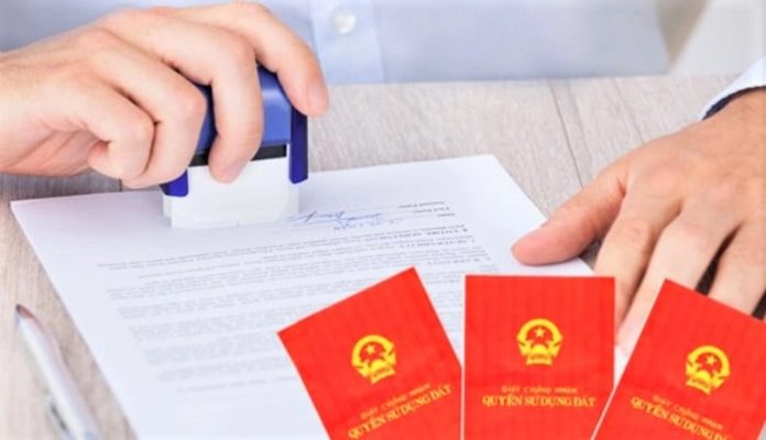 Luật sư làm chứng giao dịch bất động sản