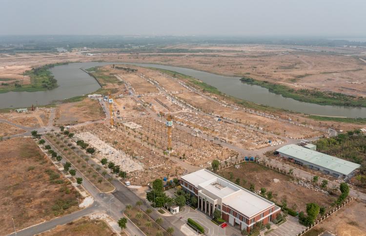 Nhà liền thổ giảm giá sâu